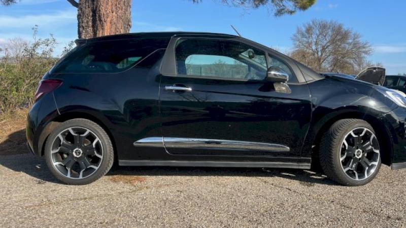 DS 3 CABRIOLET Phase 2 / 1.6 BLUE HDI Sport Chic