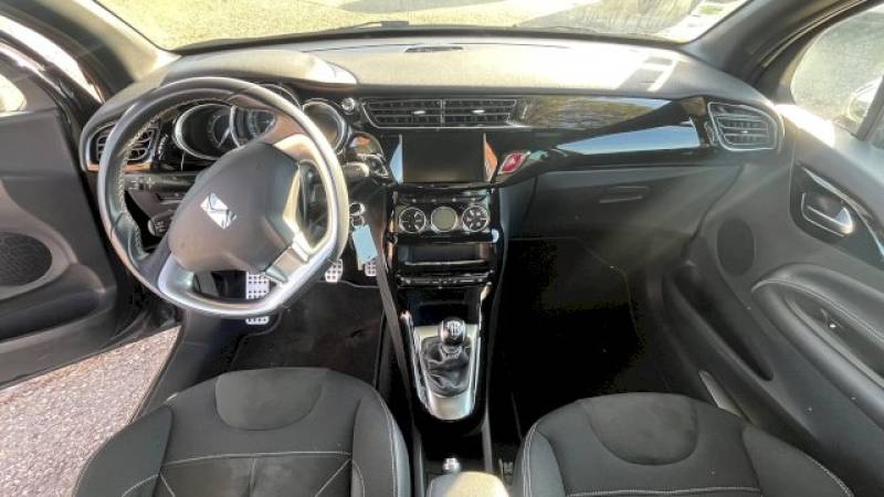 DS 3 CABRIOLET Phase 2 / 1.6 BLUE HDI Sport Chic