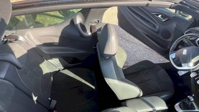 DS 3 CABRIOLET Phase 2 / 1.6 BLUE HDI Sport Chic