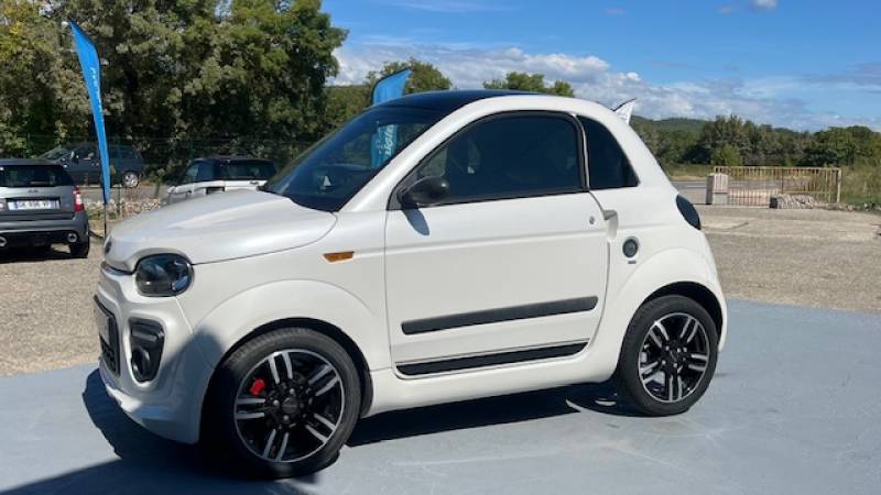microcar due blanc nacre